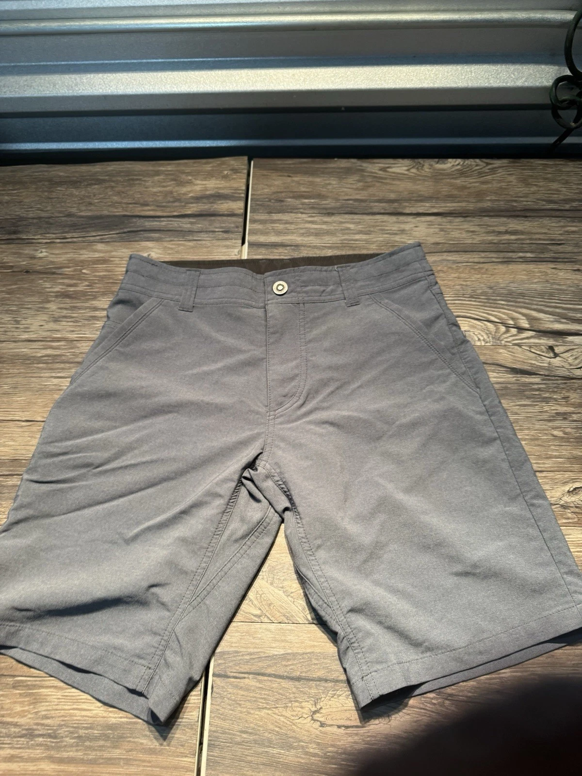 Kuhl Shorts Men 30 Gray Chino Hiking Workwear Outdoor Climbing Logo Casual