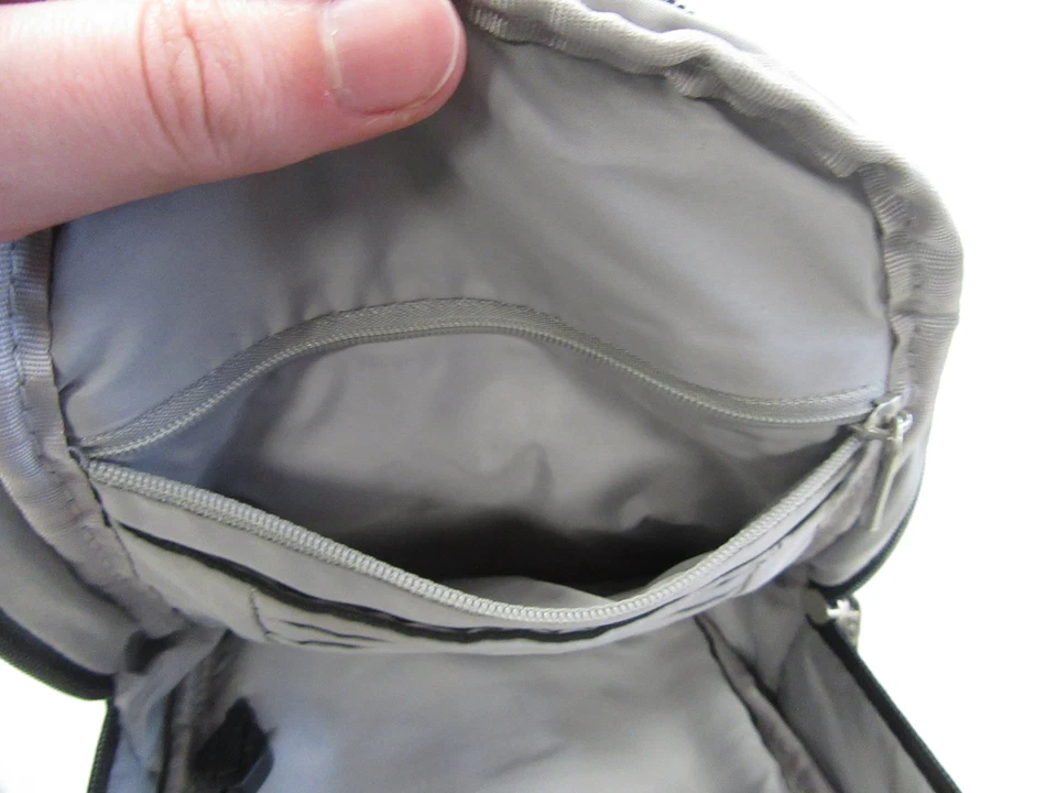 TRAVELON ПРОТИВОУГОННАЯ КЛАССИЧЕСКАЯ СЛИНГА СУМКА 42887 ЧЕРНЫЙ - Изображение 4 из 4