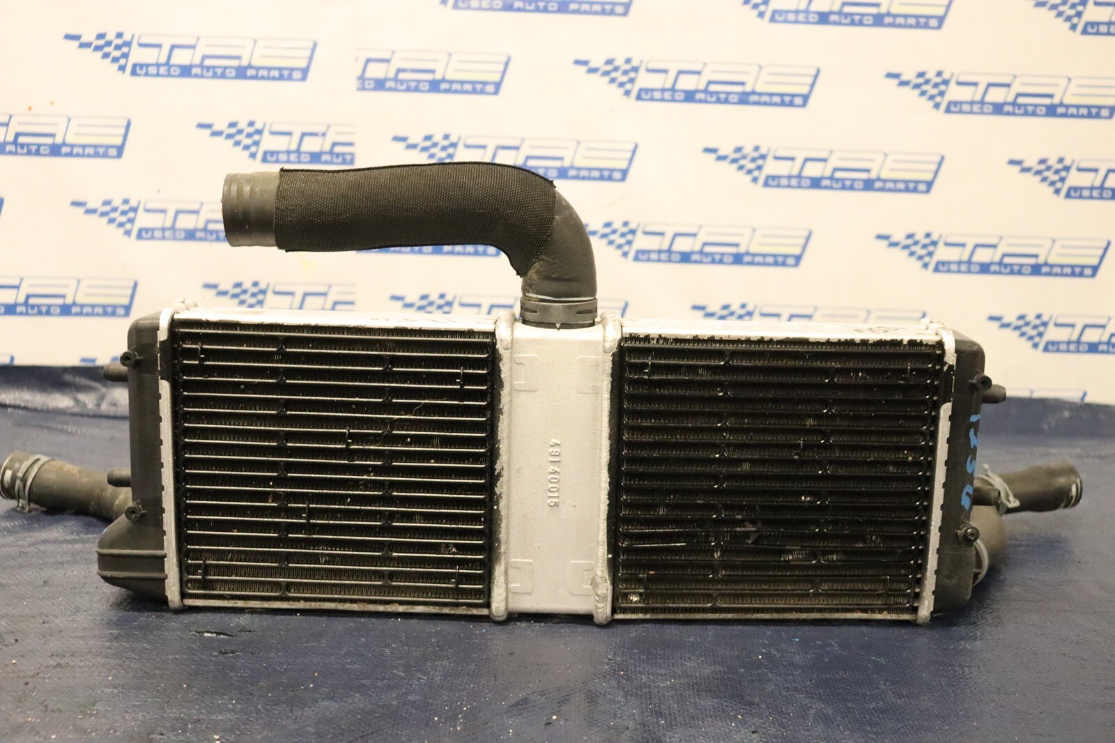 2012 AUDI R8 5.2 QUATTRO SPYDER V10 OEM CENTER RADIATOR UNIT *BROKEN TAB* #1256