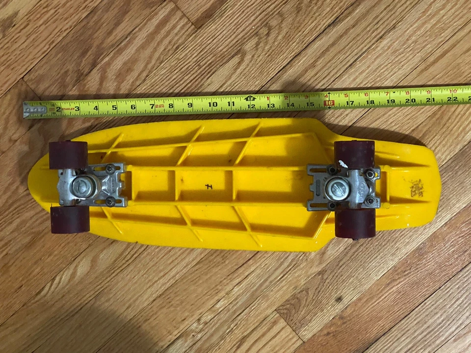 Monopatín vintage de plástico Makaha Foto 2 de 4