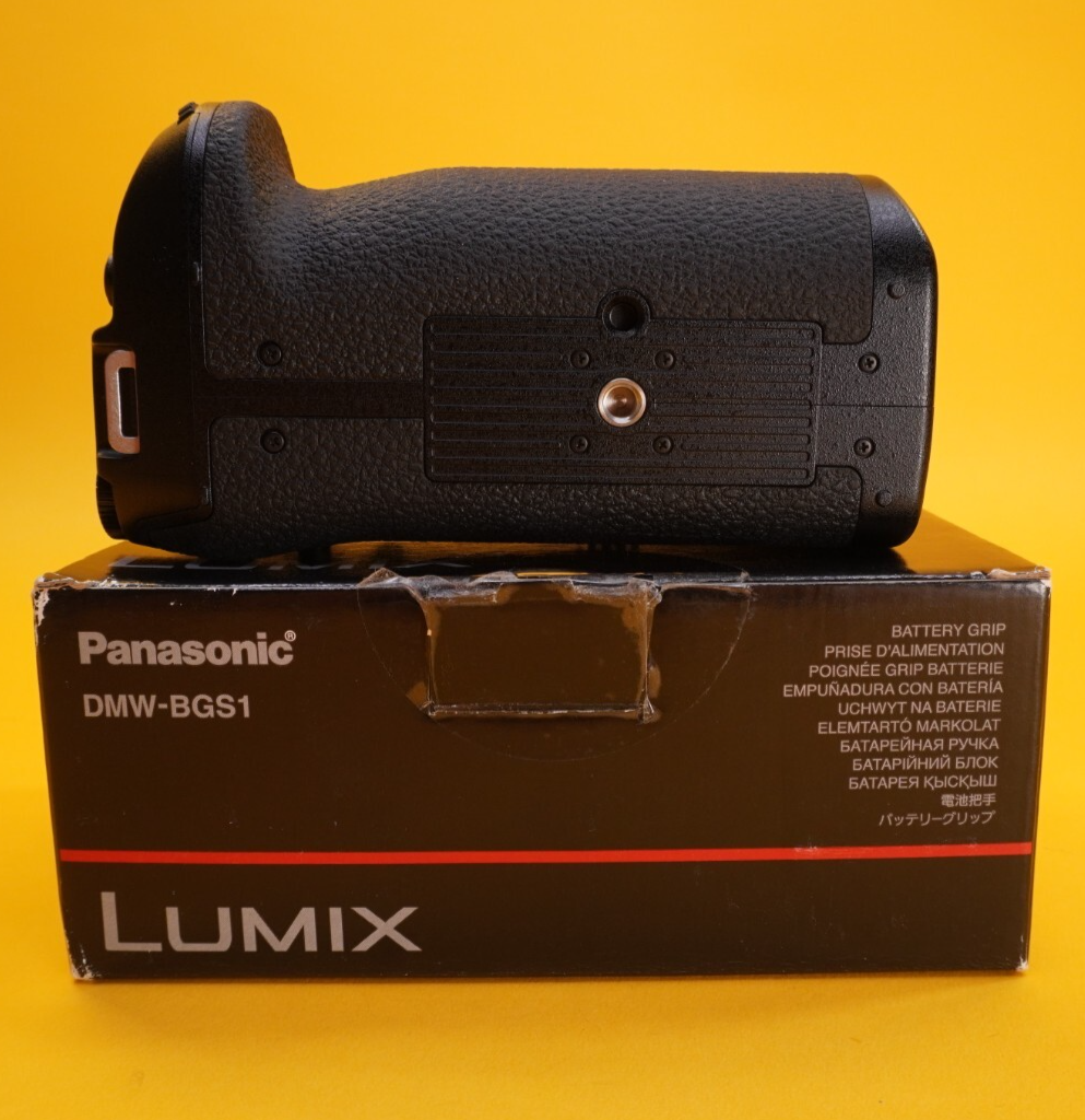 Panasonic - Panasonic　DMW-BGS1 Panasonic DMW-BGS1 Battery Grip DMW-BGS1 B&H Photo Video