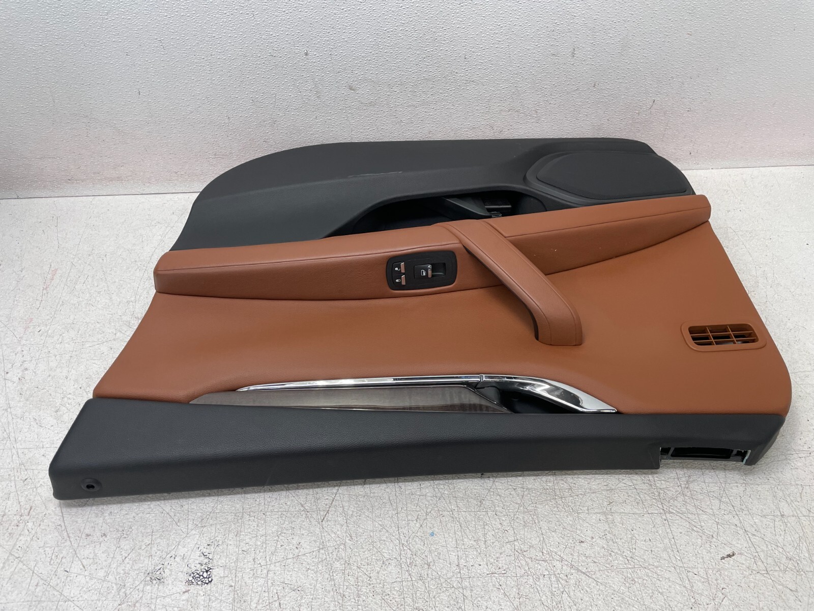 2014-2017 Maserati Quattroporte S Front Right Pass Interior Door Panel 1359 OEM