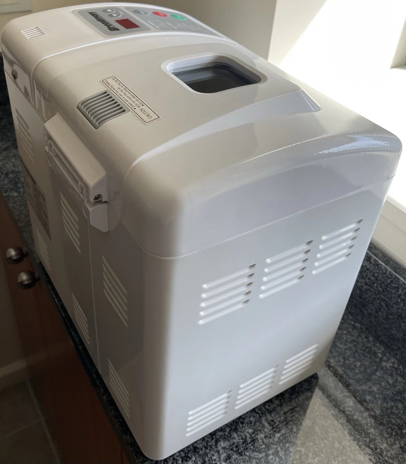 Breadman Trillium TR-500 Automatic Bread Maker Machine White Pan & Paddle Japan
Opens in a new windo