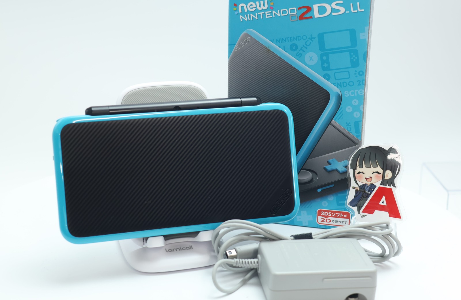 Nintendo New 2DS XL Negro/Turquesa japonés con región bloqueada, con caja y cargador