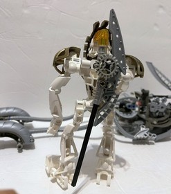 USED Lego Bionicle 8596 Takanuva Figure + Vehicle 99% complete 