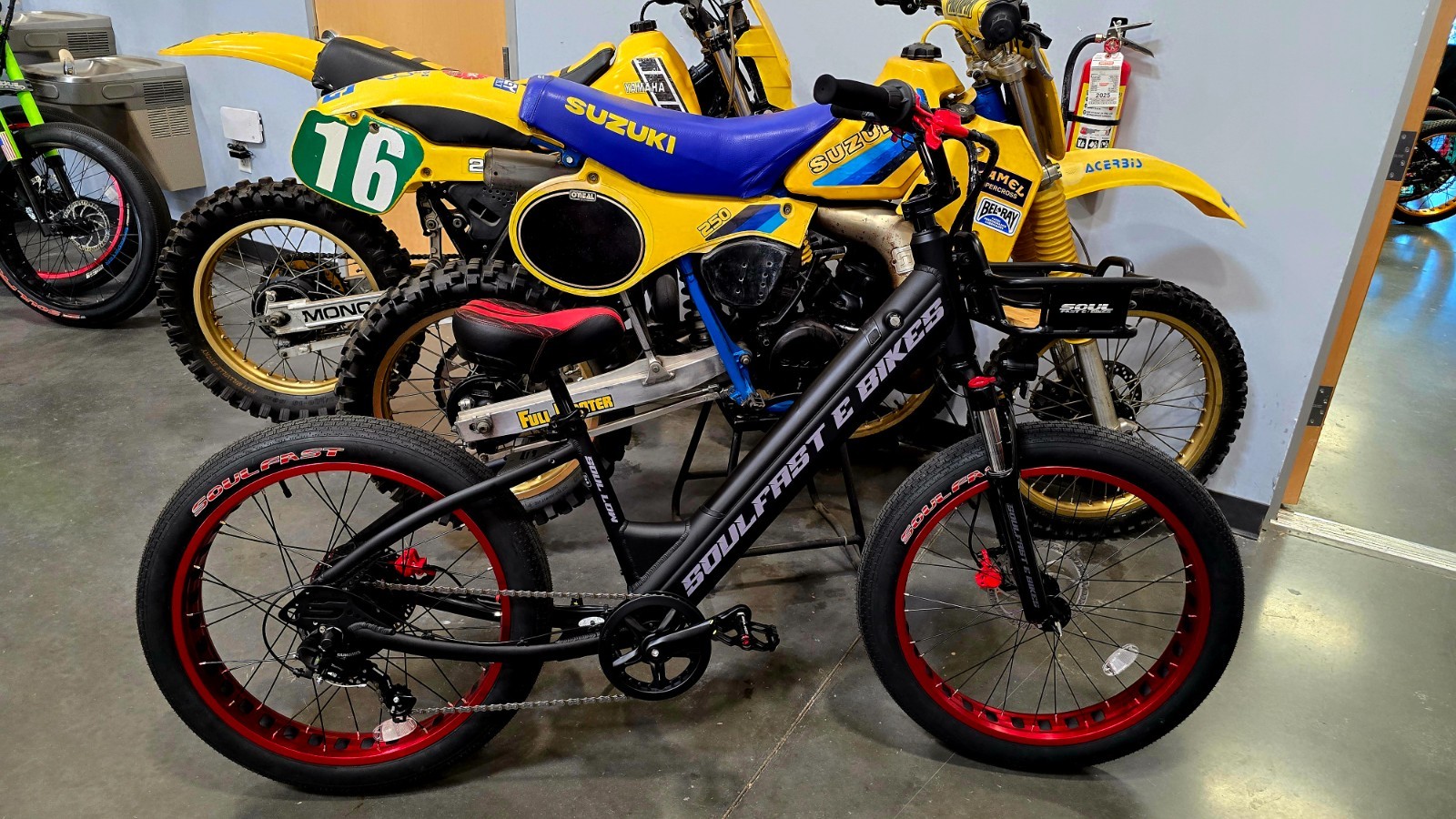 24" SOUL LOW BLACK OPS PRO CODE RED Electric Bike 1000W 48V 
