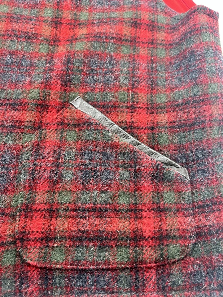 Vintage G.H. Bass & Company Women’s 85% Wool Vest Full Zip Lined Medium Preowned - Image 3 of 4