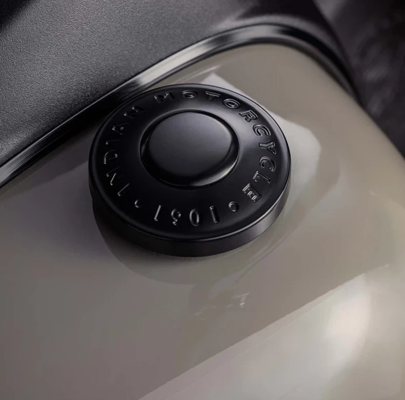 Indian Motorcycle Black Locking Gas Cap 2022-2024 Super Chief, 2014-2024 Chief - Imagem 2 de 4