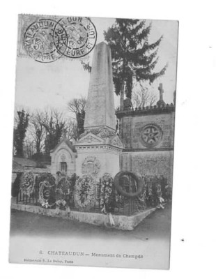 28 CPA CHATEAUDUN MONUMENT DU CHAMPDÉ