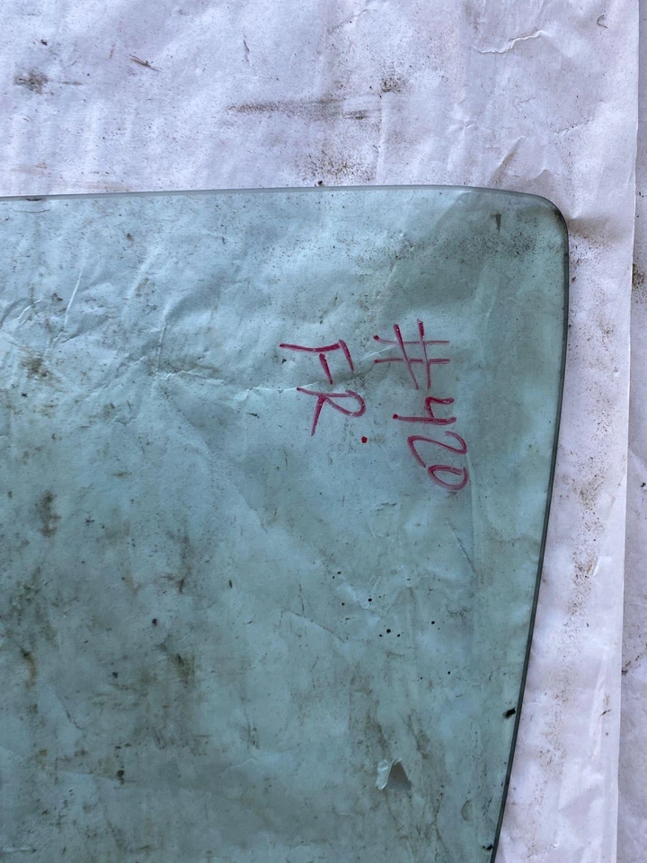 Jeep Liberty 2002-2006 vagón 4 puertas puerta delantera ventana de vidrio lado derecho del pasajero Foto 2 de 4