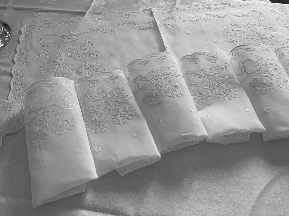 Linge Ancien Chemin De Table + 6 sets brodés sur batiste - Photo 3/4