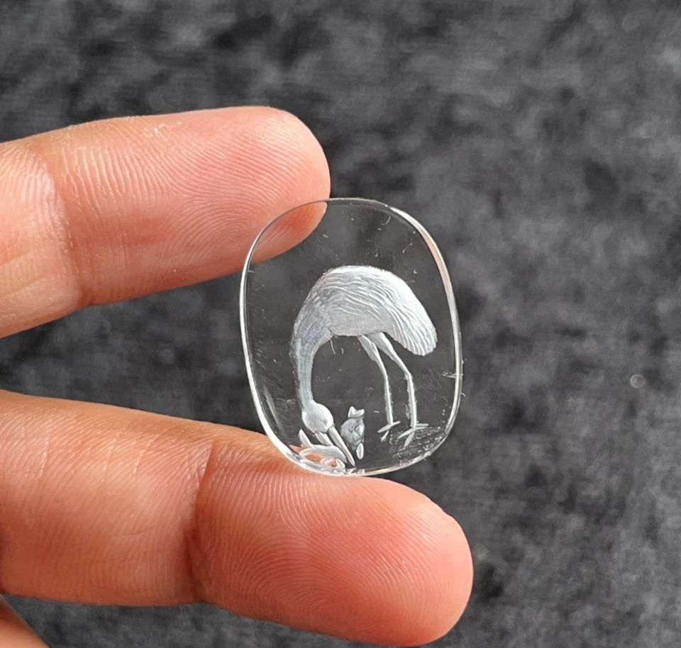 Cristal de roca natural tallado a mano intaglio para hacer joyas Foto 2 de 4