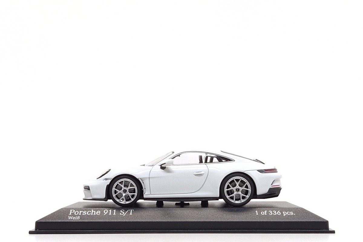 Minichamps 1:43 Porsche 911 S/T (992) in White | eBay