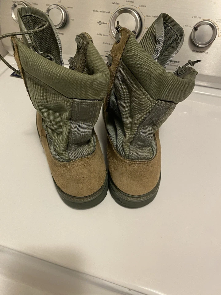 Botas de Combate Estilo Militar 9R Verde Con Cordones Vibram Foto 2 de 4