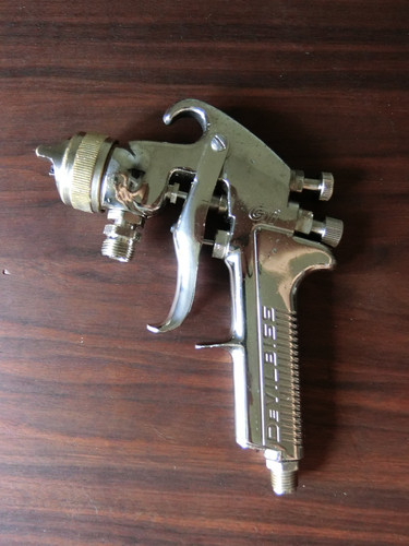 DeVilbiss GTI GTI-520P-1.4L2 High Efficiency Pressure Feed Gun - No Paint Inside