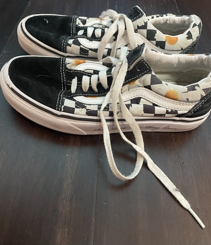 VANS Old Skool Daisy “They Love Me They Love Me Not” Men’s 4 Women’s 5.5