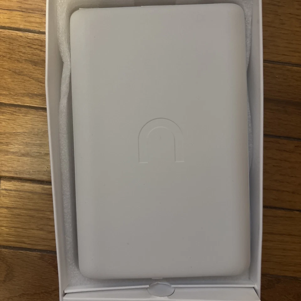 Nook Barnes & Noble 1st Edition E Reader BNRV100 White WiFi 2GB New Open Box - Image 4 of 4