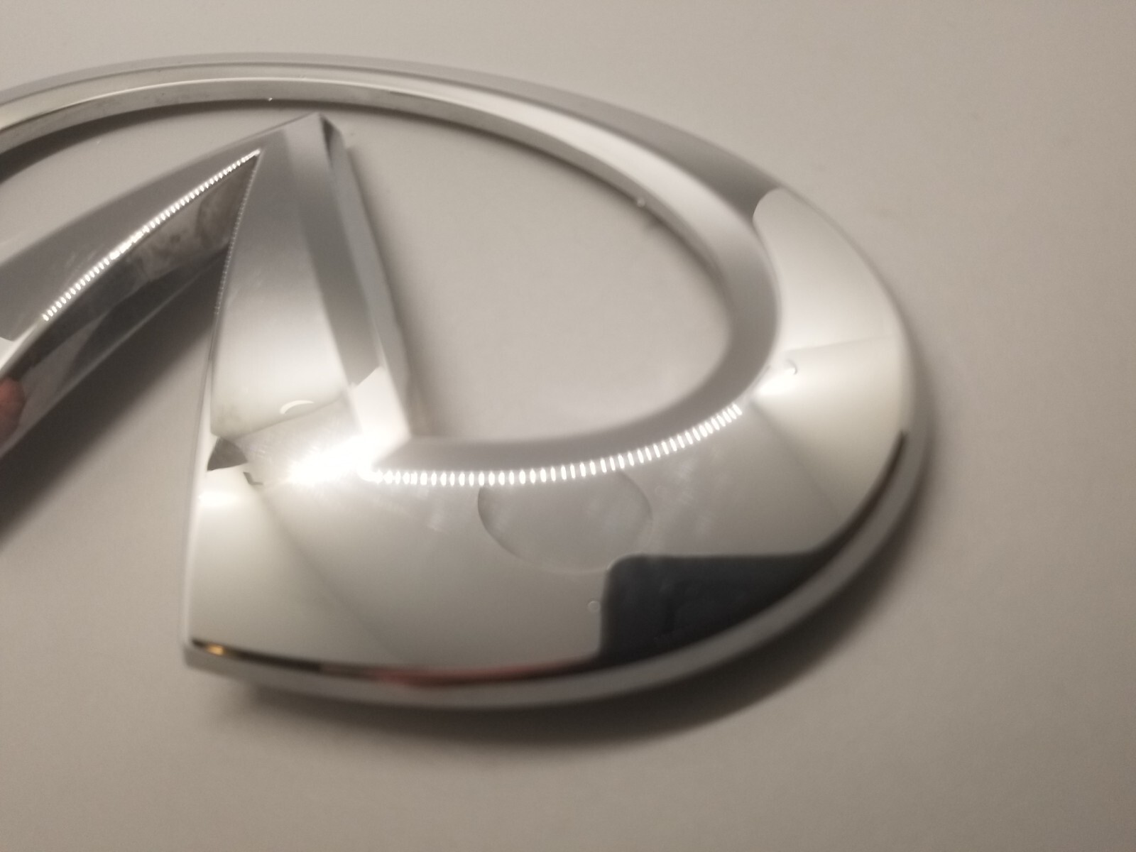 INFINITI FRONT GRILLE EMBLEM 6223 A1730 eBay