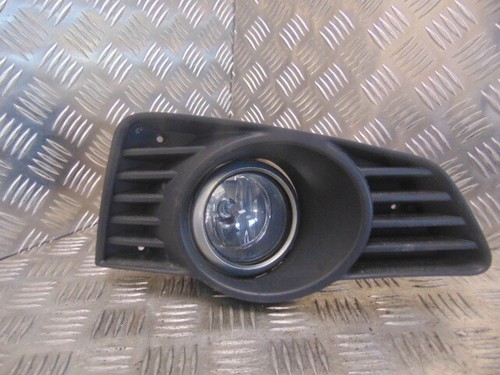 2006 Vauxhall Tigra Drivers Side Front Fog Lamp & Grill Cover 89202513 O/S Light