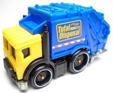 2020 HOT WHEELS TOTAL DISPOSAL BLUE & YELLOW 1:64 DIECAST 2 3/8" GARBAGE TRUCK