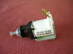 AEG Electrolux Spülmaschine Klarspülerventil Dosierklappe aus F64070 IM 0809318