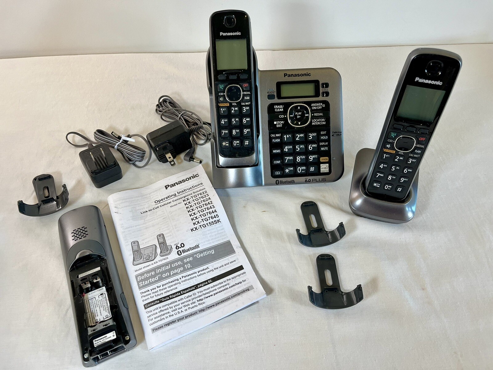 Panasonic KX-TG7641 Cordless Phone with Answering Machine and 2 Handsets