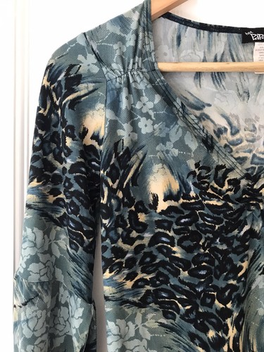 Vintage Y2K Blue Animal Print Top Bell Sleeves Cropped Size M UK 12 Stretchy - Picture 2 of 5
