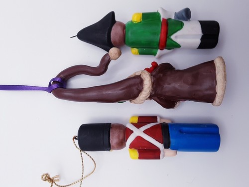 8 Vintage gemischte Weihnachtsschmuck Kunststoff & Keramik - Bild 16 von 16