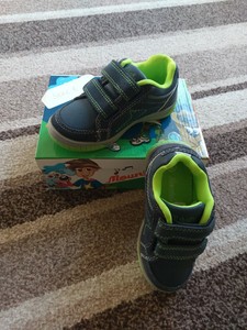 New Unused Boy S Shoes Size 8 Blue Ebay