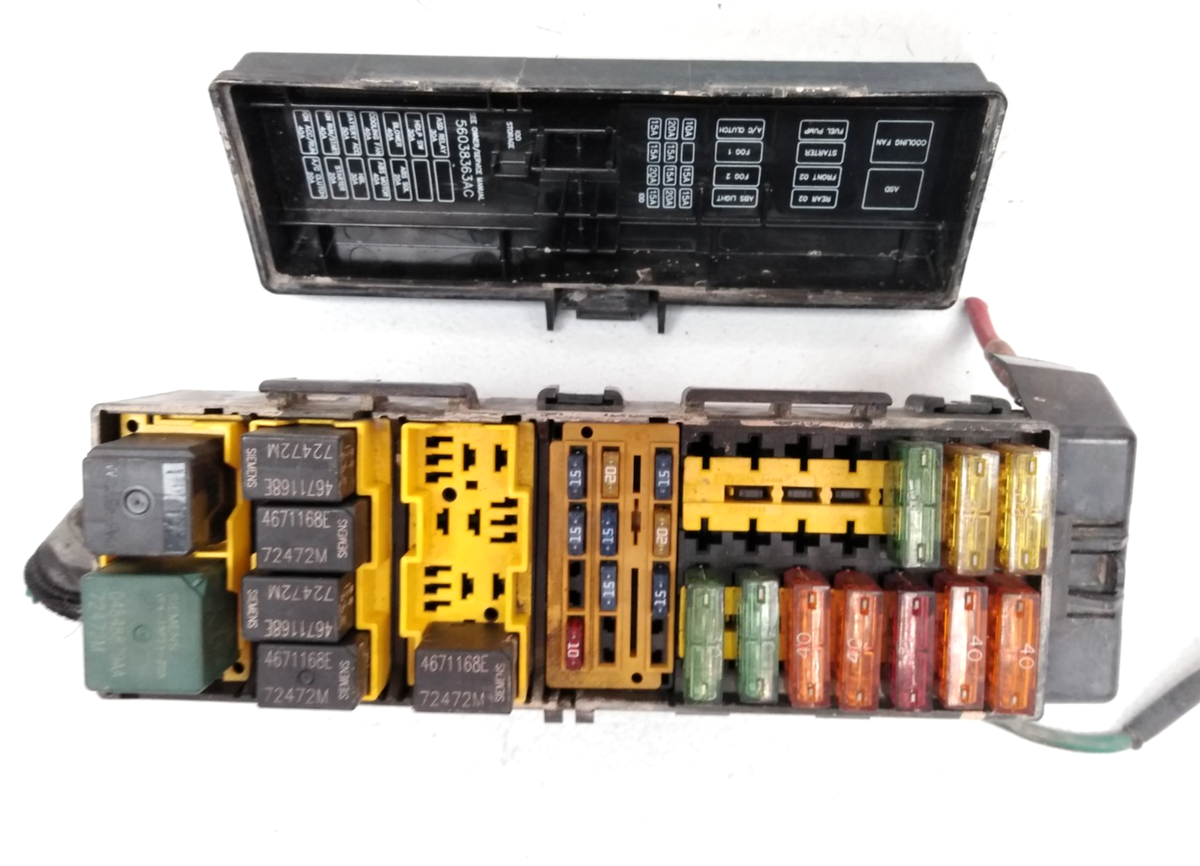 56009742AF Jeep 2000 2001 Cherokee XJ Classic Sport Fuse Box
