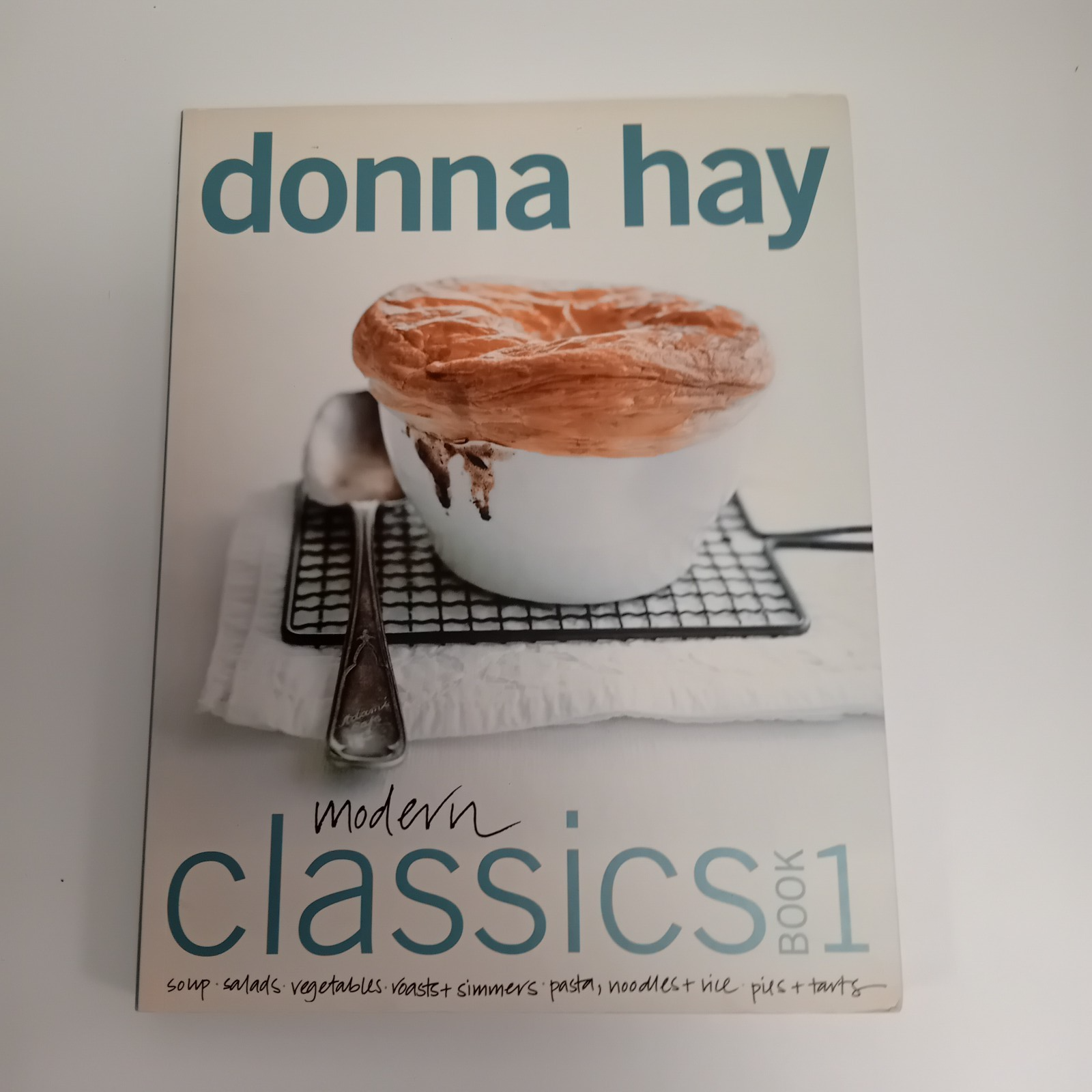 Modern Classics: Book 1 by Donna Hay (Paperback, 2002)