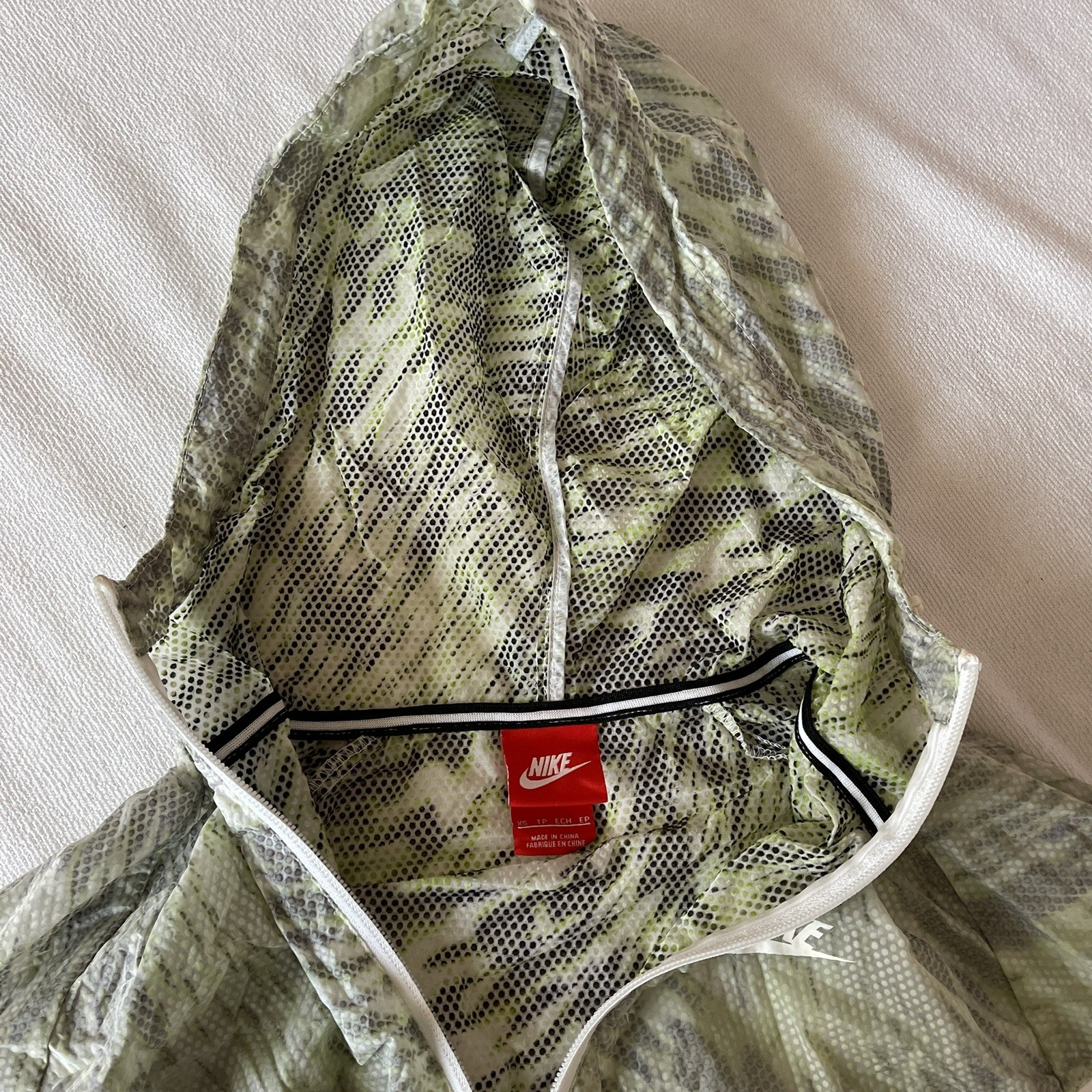 Nike Tech Hyperfuse Windrunner Jacket Size XS Lig… - image 6