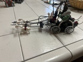 LEGO Castle Tower Raid+King And War Wagon/Troop Transport Skeletons/Orcs Retired