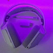 Logitech White Gray Over-Ear Gaming Headset USB 3.5mm Detachable Boom Mic