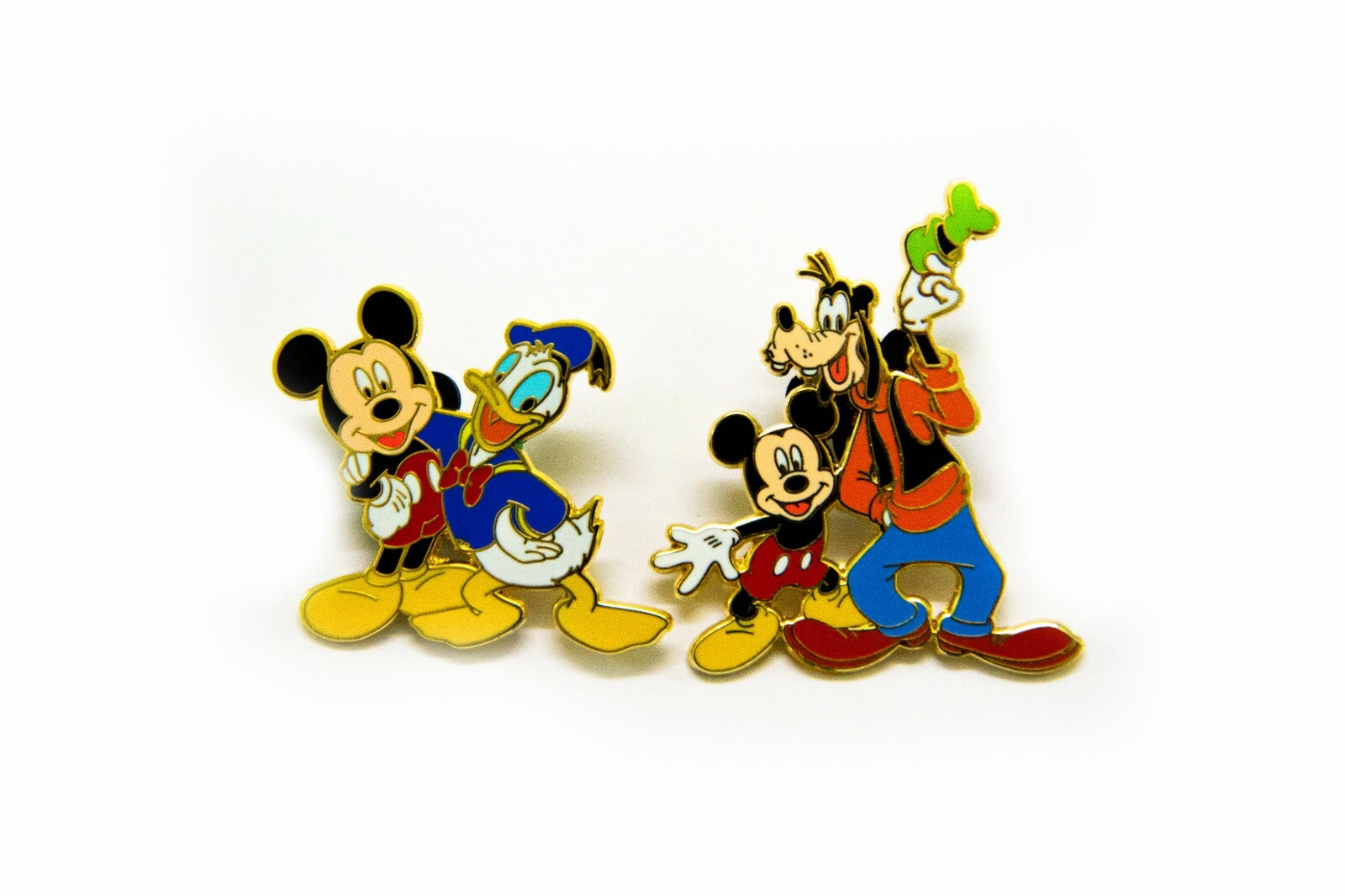 Mickey Mouse and friends Disney Pin Set