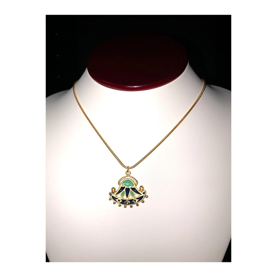 Collar Colgante Flor de Loto Azul Real y Aqua Egipcio Chapado en Oro Amarillo Foto 3 de 4