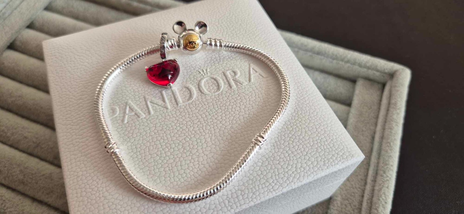 Pandora Disney Bracelet 19cm with Red Heart Charm Pendant-image