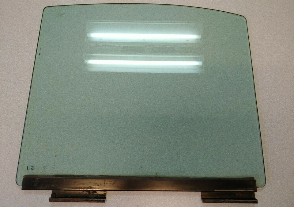 MUY BONITO ORIGINAL PORSCHE 356A 356B 356C CUPÉ VENTANA IZQUIERDA RIEL SEKURIT TINTADO Foto 2 de 4