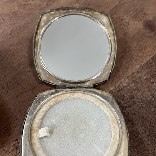 Vtg Etched Floral Goldtone Compact Mirrored Powder Box Japan W/ Screen - Picture 6 of 10
