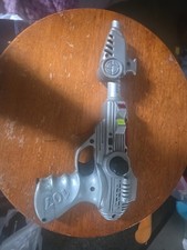 Vintage Space Ray laser gun - Tai Fong TG-107 Taiwan 1980s blaster toy