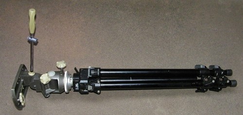 Bogen 3221 Heavy Duty Tripod Legs & GitzoR. No. 4 Head - Picture 10 of 10