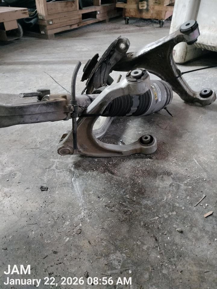 RIGHT FRONT SUSPENSION KNEE ASSEMBLY OEM 2019 MASERATI LEVANTE