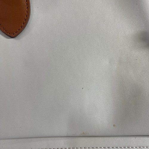 Bolso de hombro sin marca blanco sobre tostado tamaño mediano - Imagen 5 de 6