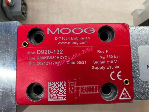 NEW Moog D920-132 servo Valve FedEx or DHL