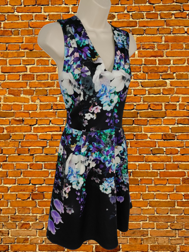 DAMEN WALLIS GRÖSSE UK14 SCHWARZ MIX BLUMEN ÄRMELLOS ALINE PASSFORM FLARE SKATER KLEID - Bild 2 von 5
