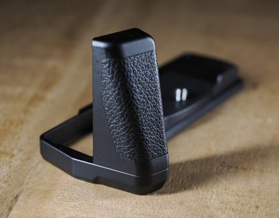 OLYMPUS External Metal Grip ECG-2 for the OM-D E-M5 Mark II GRIP/ L