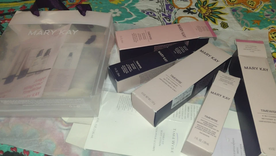 Lote de bolsas de regalo MaryK Consultant, cajas vacías, esponjas, bolsas y formularios de venta, calcomanía Foto 3 de 4