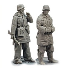 1/35 Scale WWII German Soldiers Winter Gear Resin Figures Set Model Kit (2pcs)