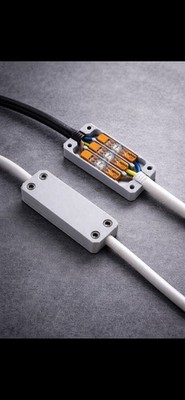 Cable extension box using the WAGO 221  splicing connector.
