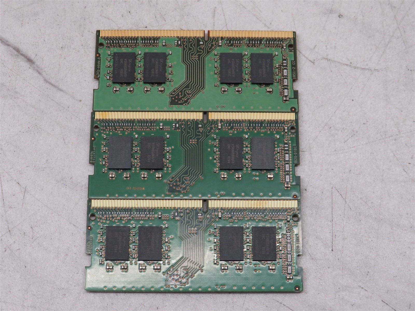 LOT OF 3 MEMORY 8GB 1RX8 PC4-2400T-SA1-11 Hynix HMA81GS6AFR8N-UH